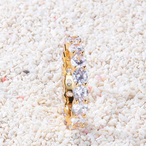 Single-row Zircon Ring For Men And Women.
